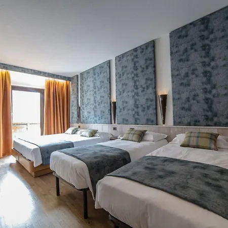 Hotel Comtes De Challant Albergo Etico Valle d'Aosta Fénis Esterno foto